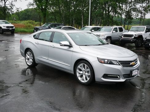 Used 2019 Chevrolet Impala Premier FWD image 2