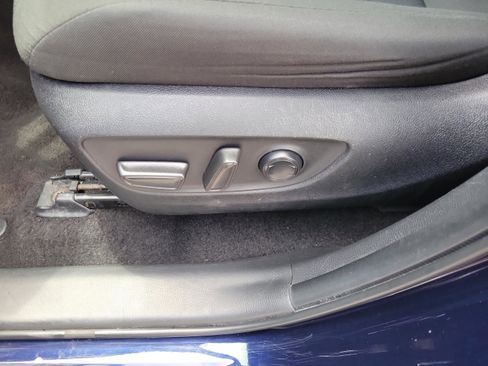 Used 2024 Toyota RAV4 XLE FWD image 18