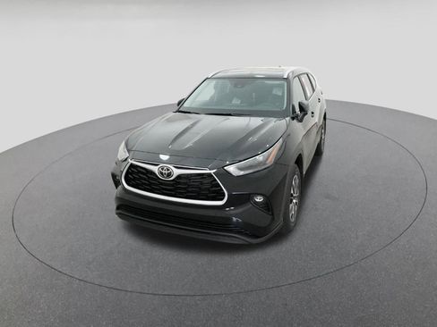 New 2026 Toyota Highlander XLE AWD/4WD image 16