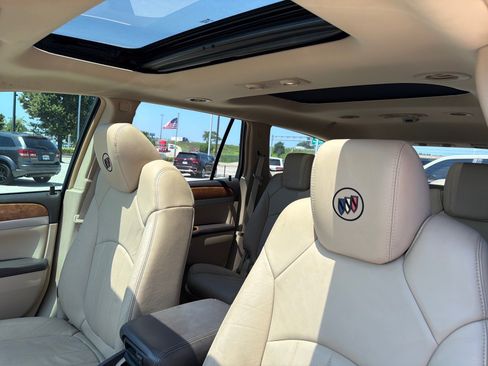 Used 2008 Buick Enclave CXL w/ Entertainment Package #3 FWD image 16