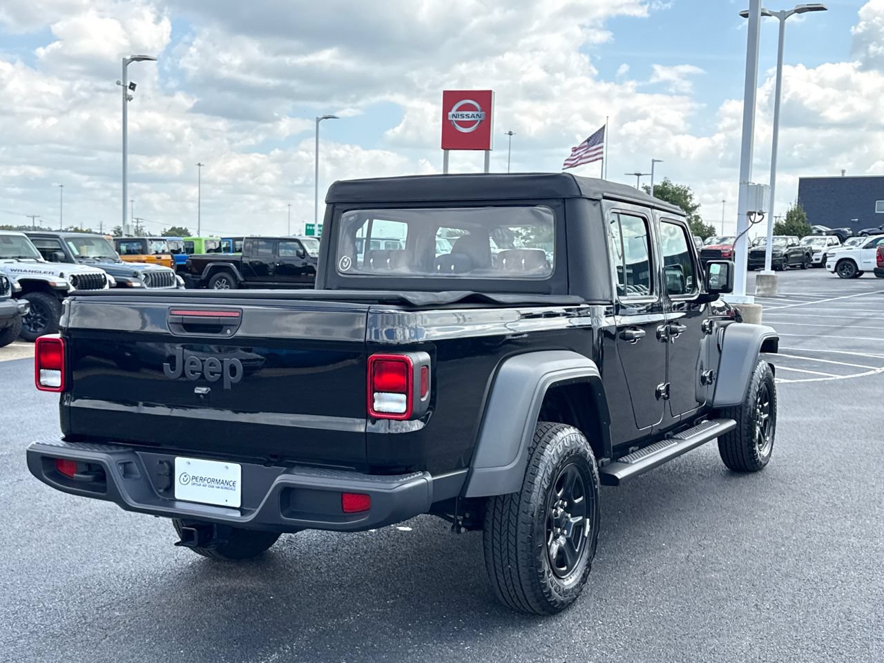 Certified 2025 Jeep Gladiator Sport AWD/4WD image 3