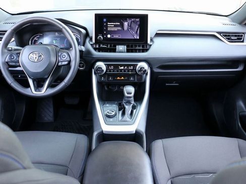 Used 2024 Toyota RAV4 SE image 28