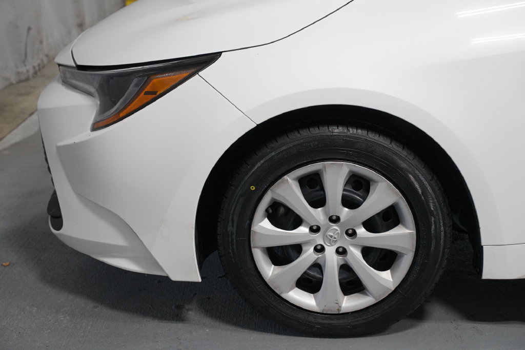 Certified 2024 Toyota Corolla LE FWD image 5