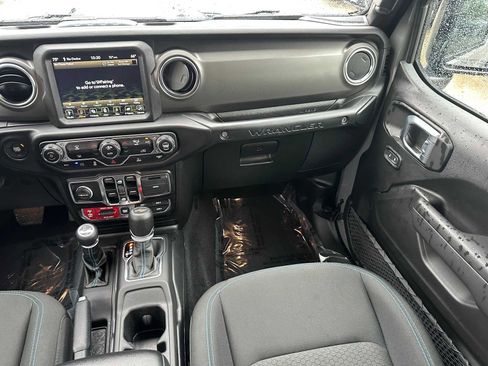 Used 2022 Jeep Wrangler Unlimited Rubicon 4xe AWD/4WD image 18