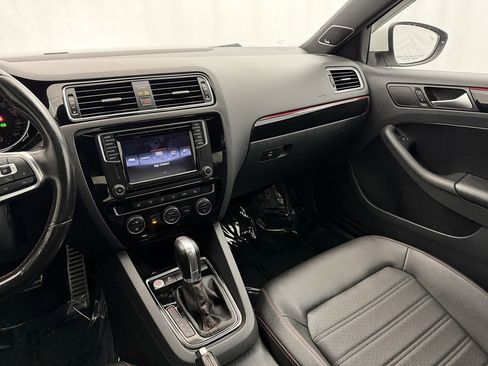 Used 2016 Volkswagen Jetta GLI SEL image 13