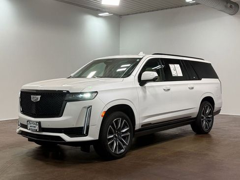 Used 2021 Cadillac Escalade ESV Sport Platinum image 28