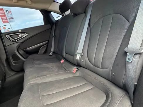Used 2015 Chrysler 200 Limited w/ Convenience Group FWD image 8