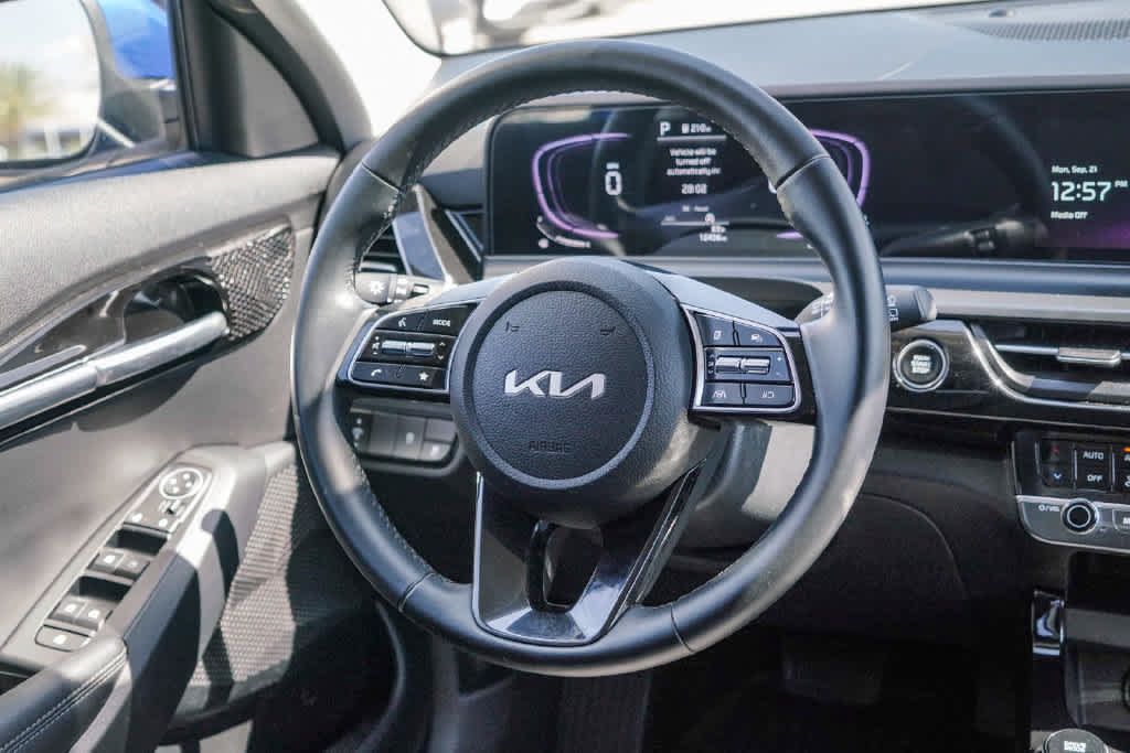 Certified 2025 Kia Seltos S FWD image 14