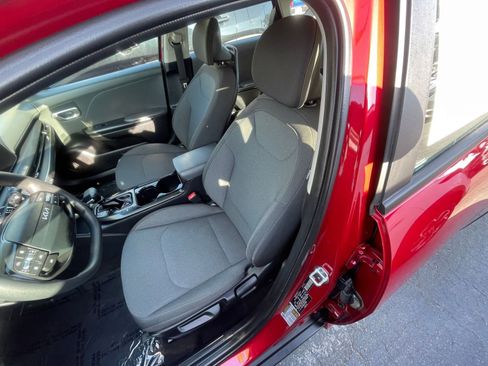 Used 2025 Kia K4 LXS image 39