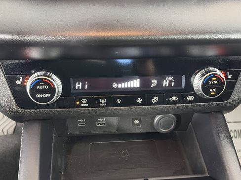 Used 2024 Mitsubishi Outlander SE image 24