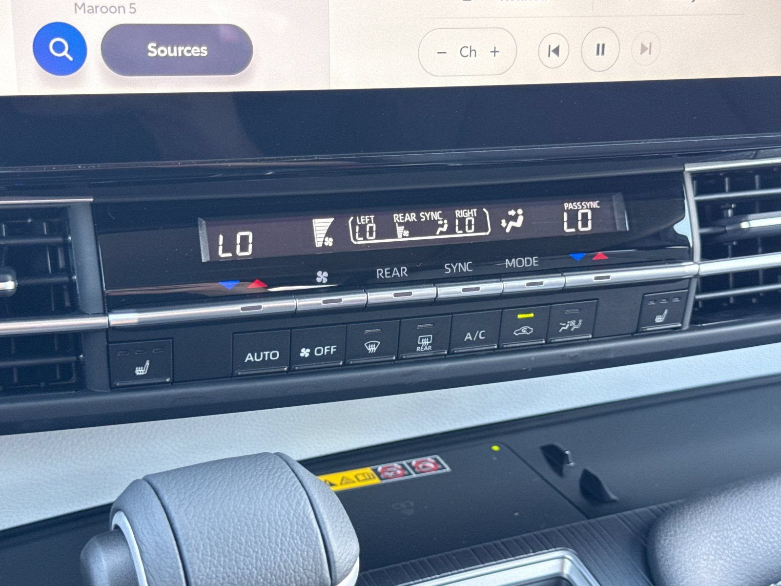 Used 2026 Toyota Sienna XLE FWD image 16