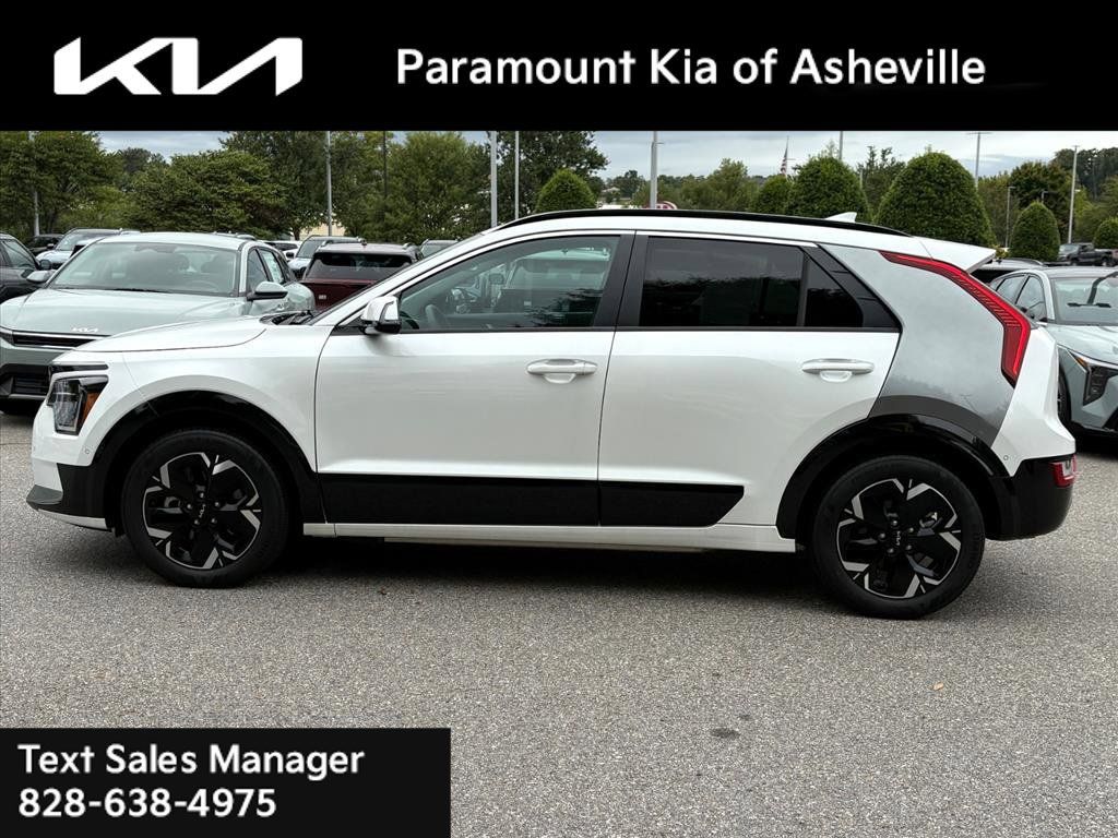 Certified 2023 Kia Niro Wave FWD image 3