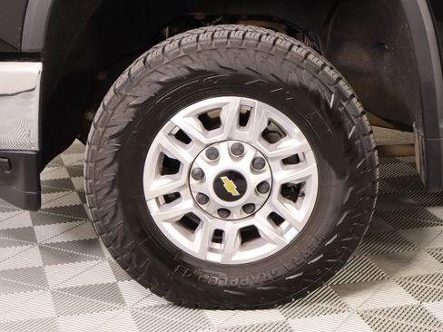 Used 2022 Chevrolet Silverado 2500 LT w/ Convenience Package image 17