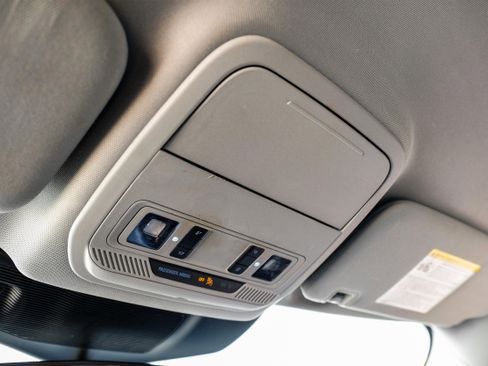 Used 2021 Ford Explorer XLT w/ Equipment Group 202A image 24