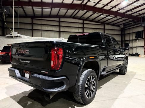 Used 2023 GMC Sierra 2500 AT4 w/ AT4 Preferred Package AWD/4WD image 5