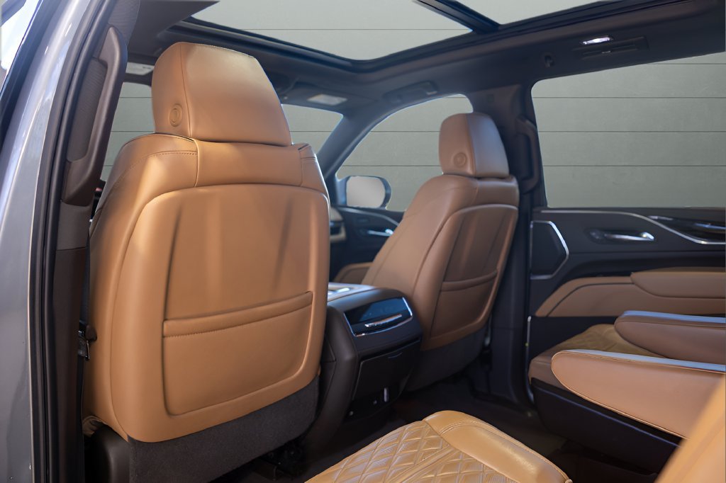 Used 2022 Cadillac Escalade ESV Sport w/ LPO, ONYX Package AWD/4WD image 46