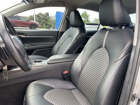 Used 2021 Toyota Camry SE FWD image 15