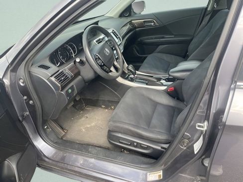 Used 2017 Honda Accord EX image 16