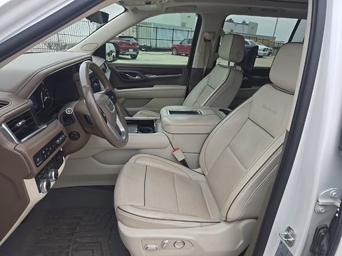 Used 2021 GMC Yukon XL Denali w/ Denali Ultimate Package image 8