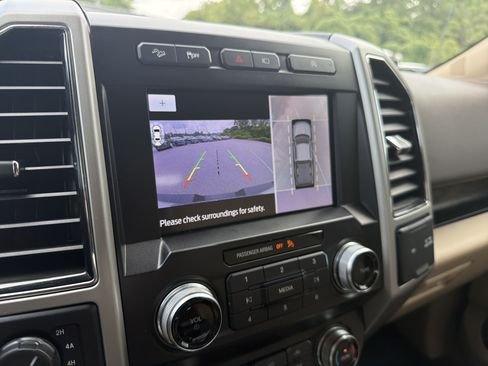 Used 2020 Ford F150 Lariat w/ Equipment Group 502A Luxury AWD/4WD image 24
