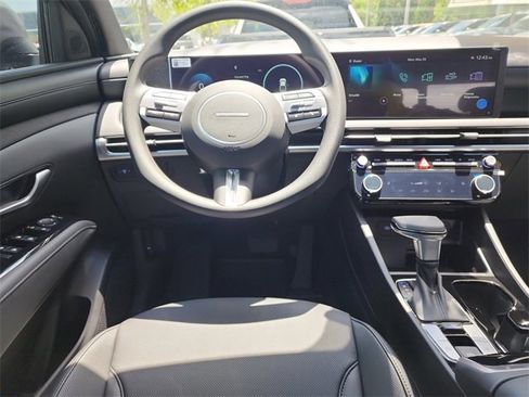 New 2025 Hyundai Santa Cruz SEL image 9