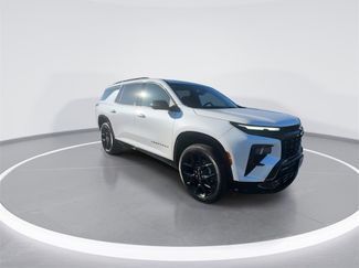 Used 2025 Chevrolet Traverse RS video 2