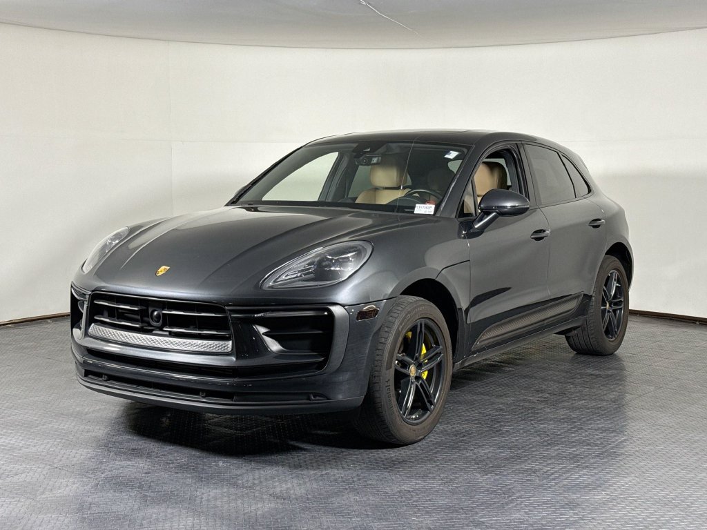 Certified 2023 Porsche Macan AWD/4WD image 1