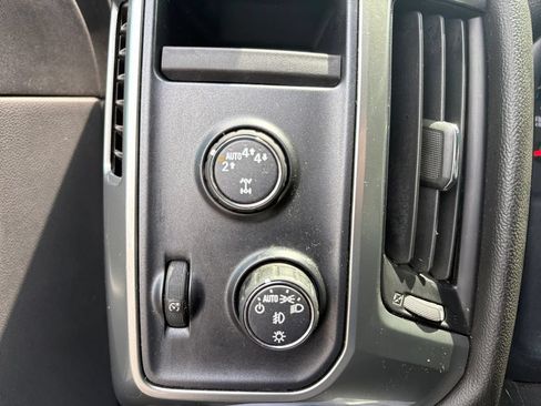 Used 2018 Chevrolet Silverado 1500 LT w/ All Star Edition AWD/4WD image 34