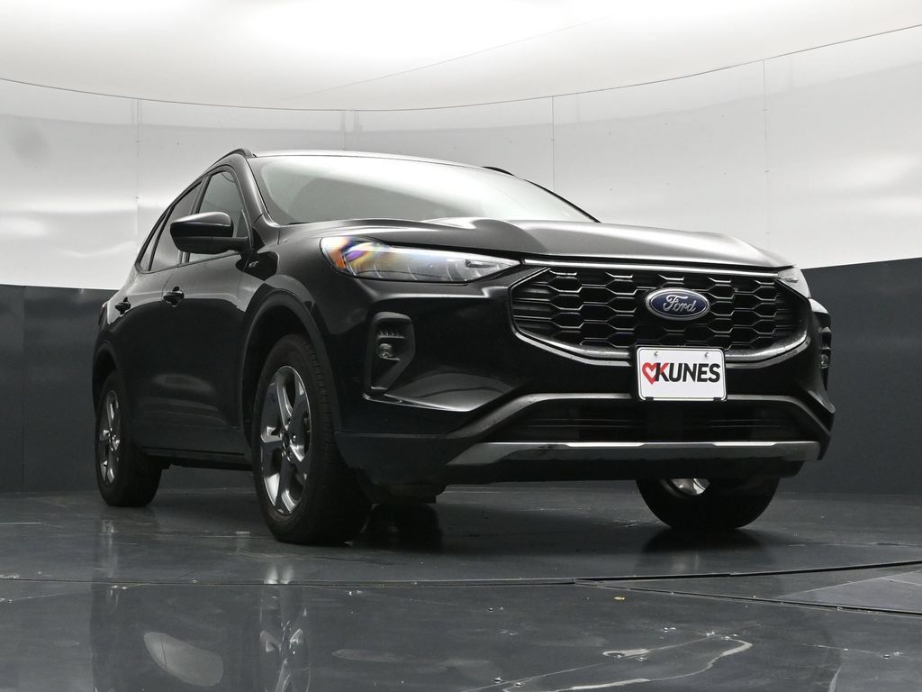 Used 2025 Ford Escape ST-Line Select AWD/4WD image 45