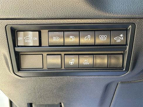 Used 2024 Toyota Tundra Limited image 16