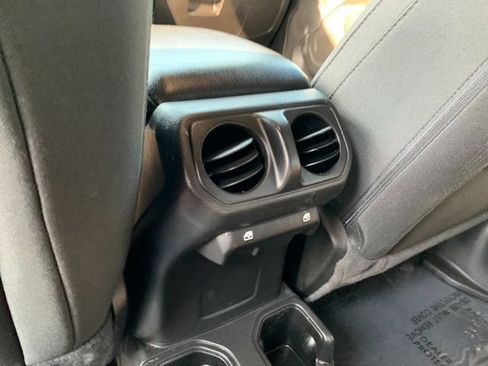 Used 2022 Jeep Wrangler Unlimited Sport AWD/4WD image 18