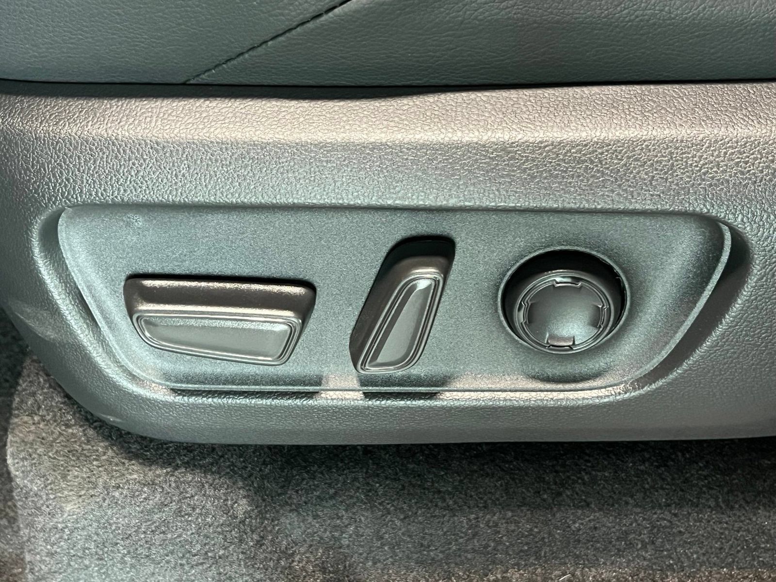 New 2026 Toyota 4Runner Limited AWD/4WD image 18