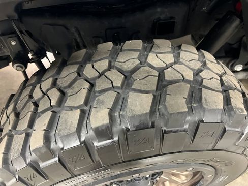 Used 2023 Jeep Gladiator Willys image 10