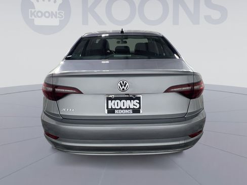 Used 2021 Volkswagen Jetta SE w/ SE Cold Weather Package image 5