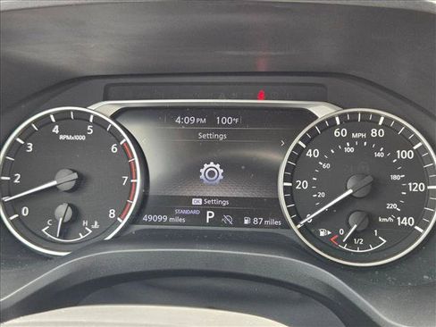 Used 2025 Nissan Rogue SV FWD image 11