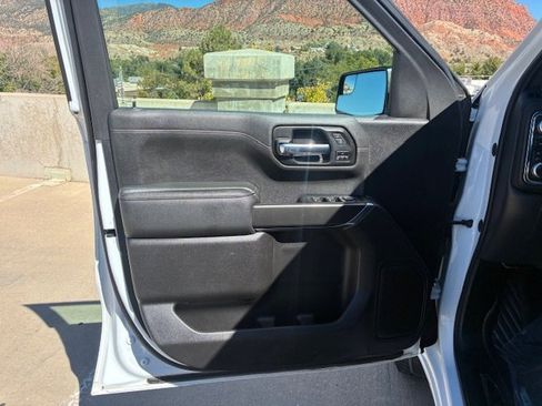 Used 2021 GMC Sierra 1500 AT4 image 10