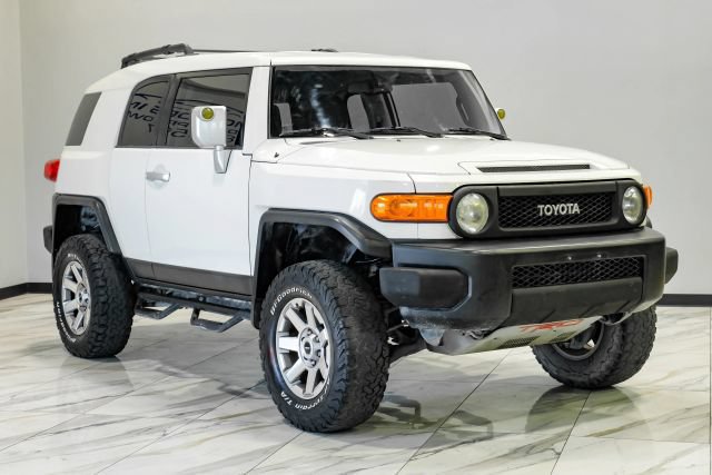 Used 2012 Toyota FJ Cruiser 2WD w/ Convenience Pkg image 7