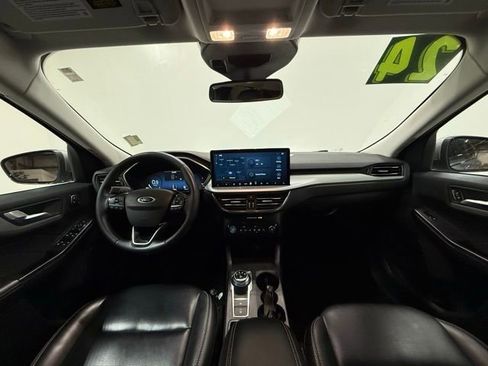 Used 2024 Ford Escape Platinum image 14