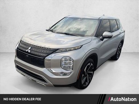 Used 2022 Mitsubishi Outlander SE FWD image 1