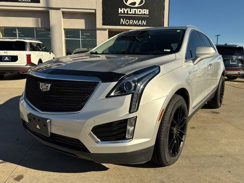 Used 2017 Cadillac XT5 Luxury image 1