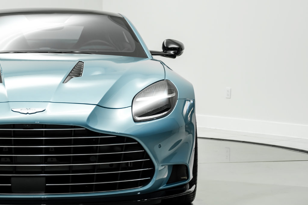 Used 2025 Aston Martin Vanquish RWD image 50