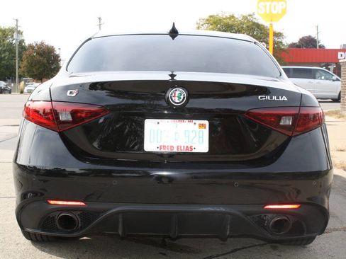 Used 2017 Alfa Romeo Giulia AWD image 5
