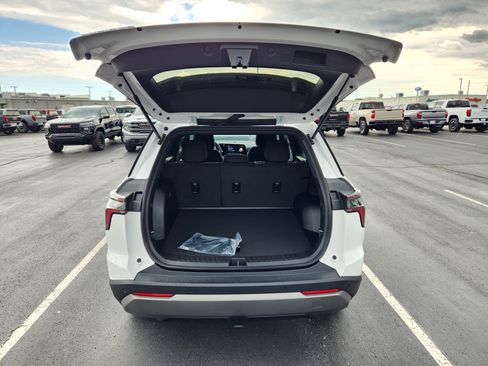 New 2026 Chevrolet Equinox LT FWD image 7
