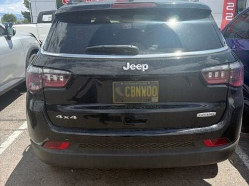 Used 2025 Jeep Compass Latitude AWD/4WD image 5