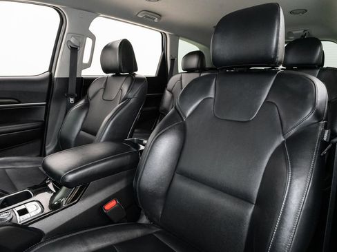 Used 2023 Kia Telluride LX image 9