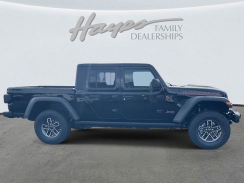 New 2025 Jeep Gladiator Mojave w/ Convenience Group image 24