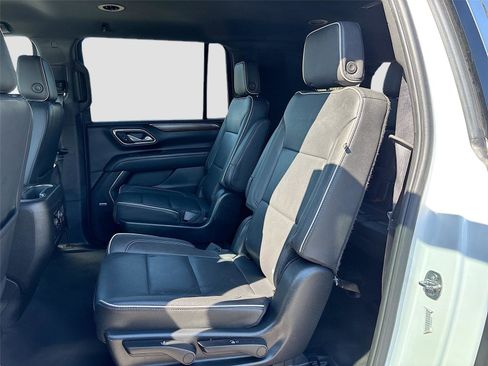 Used 2023 Chevrolet Suburban Premier image 26