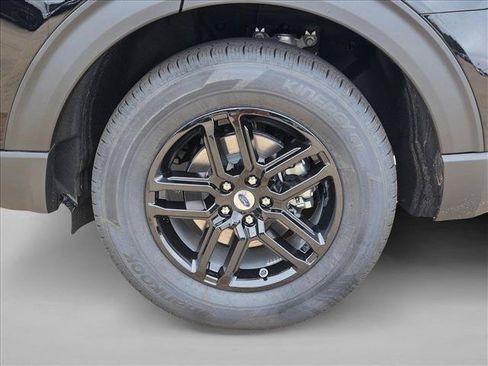 New 2026 Ford Explorer Active RWD image 10