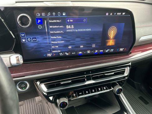 Used 2024 Chevrolet Traverse RS w/ LPO, Floor Liner Package image 16