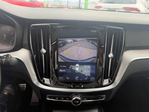 Used 2019 Volvo S60 T5 R-Design image 25